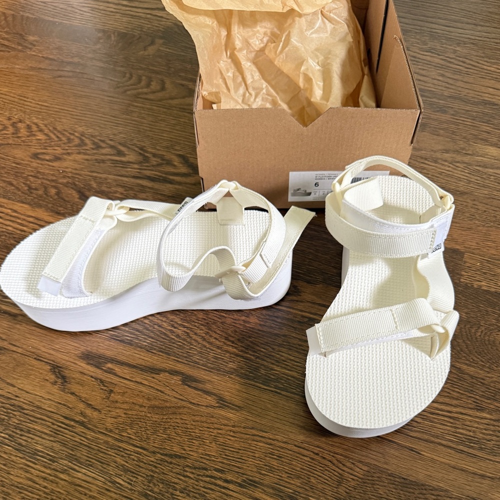 Teva White Flatform Sandals - 6